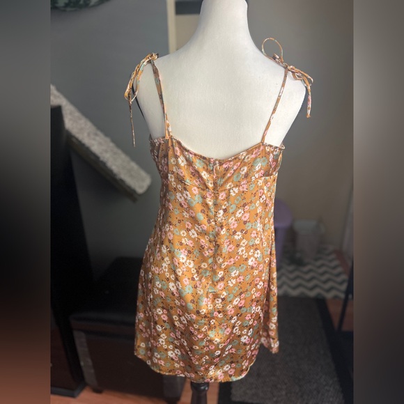 Floral Dress with Adjustable Straps - Picture 7 of 11